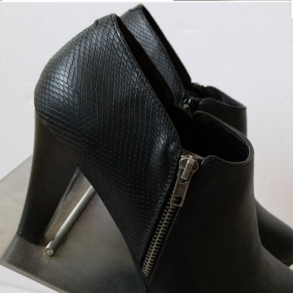 Whitemt. Black Booties Ankle Boots 
NWOT! Size 9.5 - Picture 7 of 8
